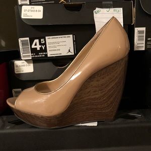 Jessica Simpson “JP-Kannon” Wedges Women’s 6M